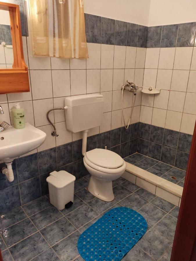 Petroula Apartment *